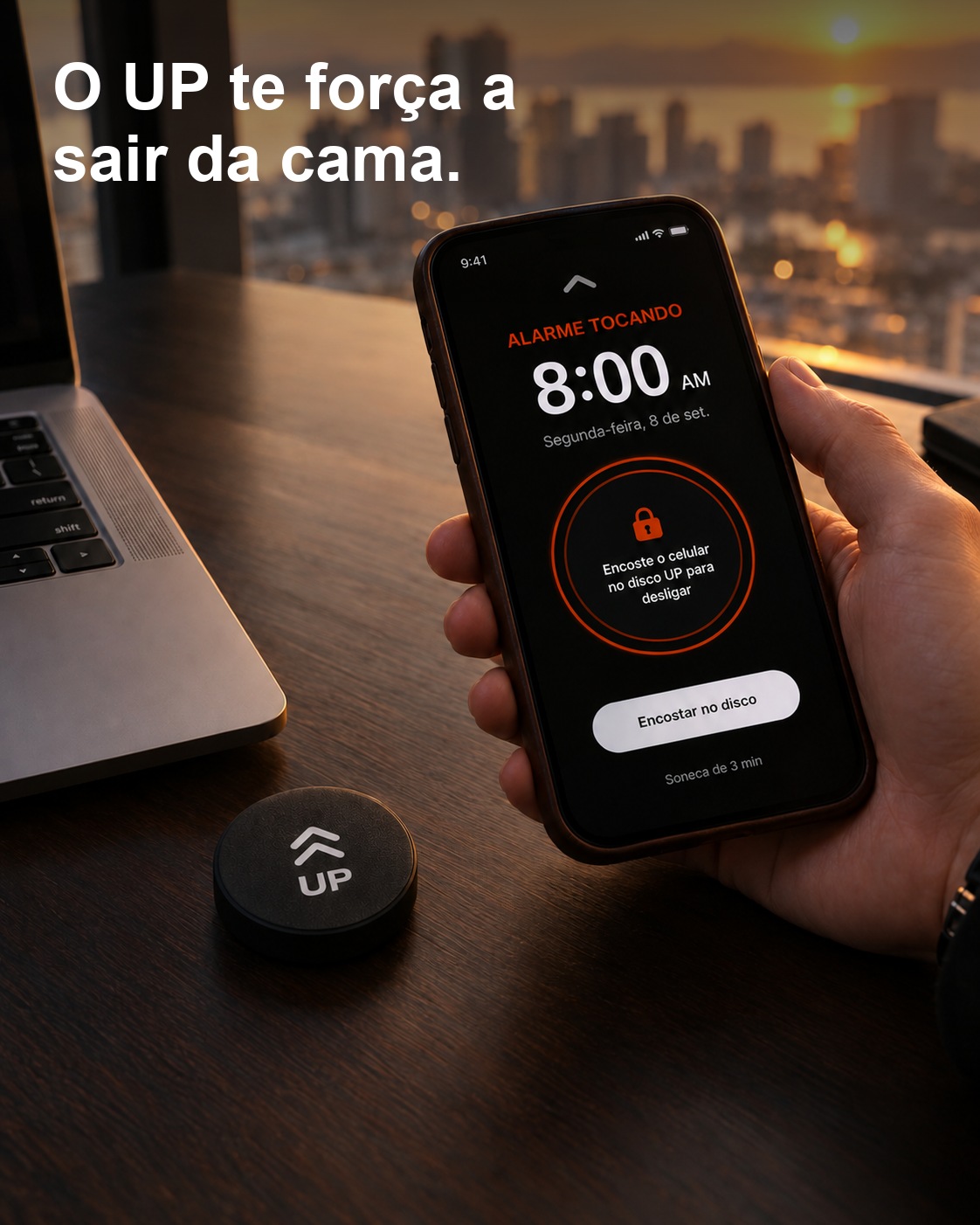 UP na mesa com o app no celular